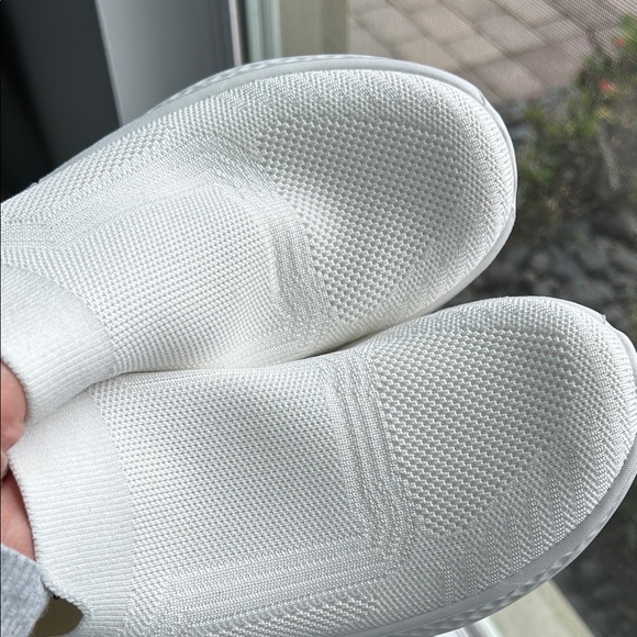 Cushionaire Dorsy Memory Foam White Slip-On Women's Sneakers Sz 9 - Picture 7 of 9